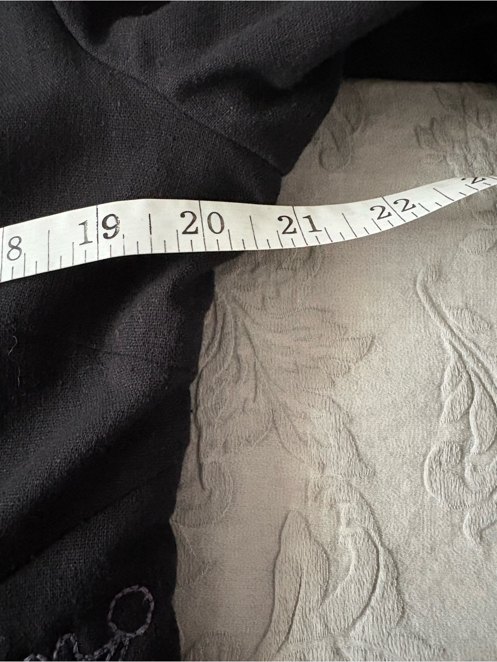 Absolutely Stunning Long Black Linen Button-Front Coat with Silk Lining - Picture 12 of 14